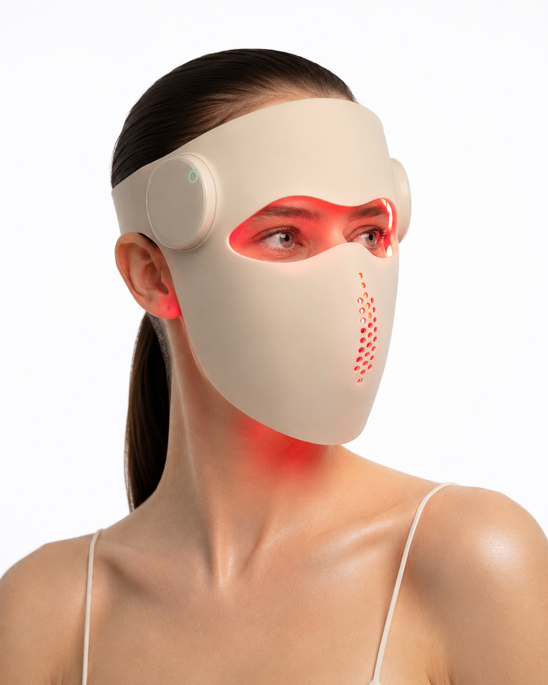 Femeie purtând Masca LED Ledmina pentru terapie facială