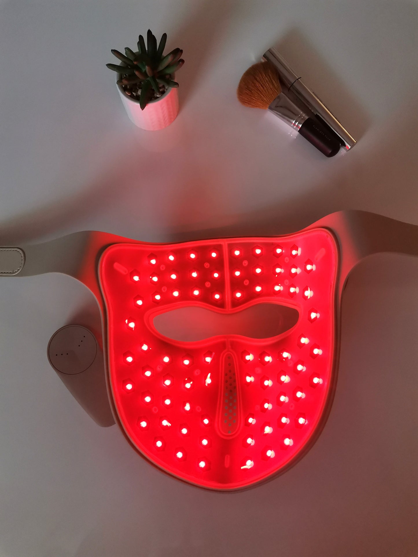 Mască LED Față — Lumină Roșie, Tratament Cosmetic Anti-Aging | Ledmina